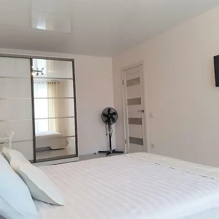 Uncle Tom Apartment *